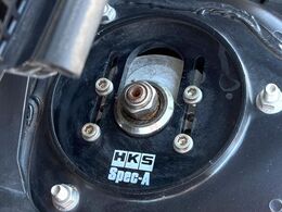 【車高調】車高が低くなり、スタイリッシュな見た目となっております。車両の重心が下がる事で、走行時の安定性も向上します♪