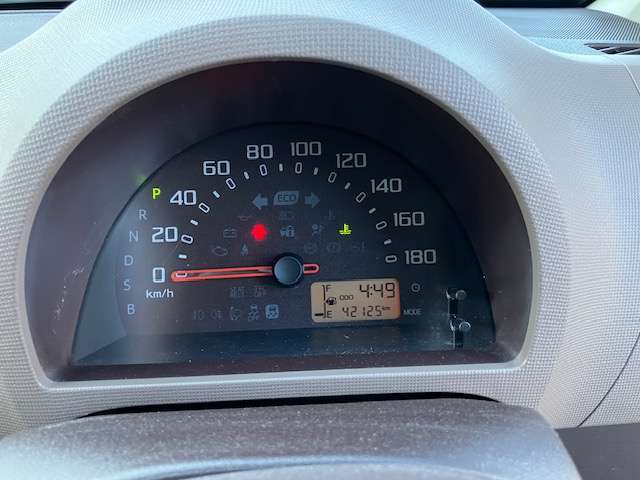 いまお乗りいただいているお車でも、気になるキズ・ヘコミが御座いましたら是非ご相談ください！保険を取り扱った修理も承っております！