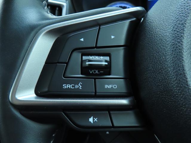 ■オーディオやナビゲーションを操作する為のリモコン装備。各種スイッチが集約されており、走行中でもハンドルから手を放さずに安全に操作できますので、事故防止に繋がります。