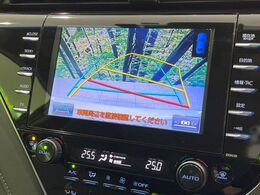 【バックカメラ】駐車時に後方がリアルタイム映像で確認できます。大型商業施設や立体駐車場での駐車時や、夜間のバック時に大活躍！運転スキルに関わらず、今や必須となった装備のひとつです！