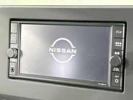 【純正ナビ】人気の純正ナビを装備。オーディオ機能も充実しており、Bluetooth接続すればお持ちのスマホやMP3プレイヤーの音楽を再生可能！毎日の運転がさらに楽しくなります！！