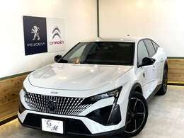 お洒落で可愛くも乗れるフランス車は女性にとってファッションの一部として取り入れられる方もいらっしゃいます☆