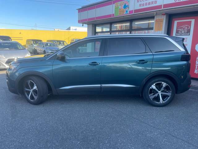 提携認証整備工場完備。車検や点検整備も対応いたします。