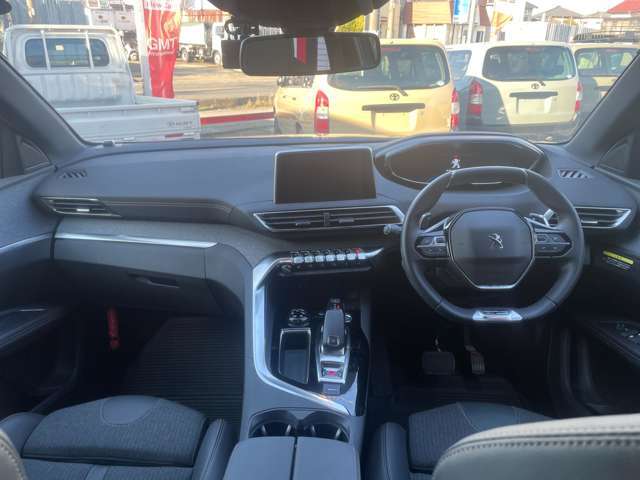 提携認証整備工場完備。車検や点検整備も対応いたします。