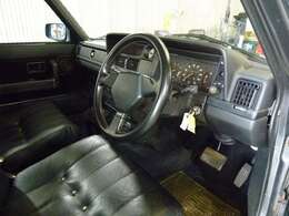 革シート装備です