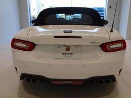 特徴的なテールレンズです