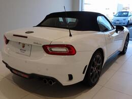 幌とボディの色合いがたまりません。