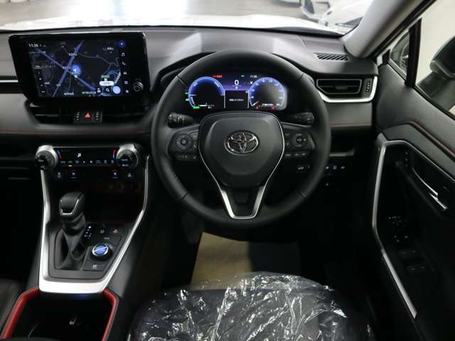 系列会社にメルセデスベンツ、BMW、VW、GMシボレー、クライスラー、スズキアリーナ等正規ディーラーを持つ当社ならご納車後の整備のノウハウも御座いますので安心してお乗り頂けます。