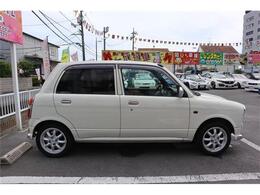 ナビ！DVD！ブルートース！ETC！キーレス！エアコン効きます！ドラレコ！装備も充分良いです！試乗はいつでもできますので！ご満足間違いありません！