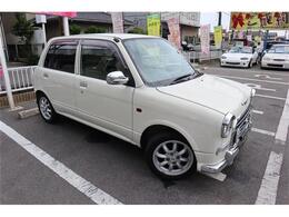 人気パール！ミニライトスペシャルのアルミ！お洒落です！外装も内装も綺麗です！ここで整備して車検を受けて満タンで納車致します！価値がどんどん上がっていますので、レベルが高いものが少なのでお早めにどうぞ！