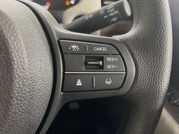 【アダプティブクルーズコントロール】高速道路での長距離走行が楽に！！自動で速度を保つクルーズコントロールが、衝突軽減システムと連携し、前方の車両を感知して車間を保つように速度調節してくれます！！