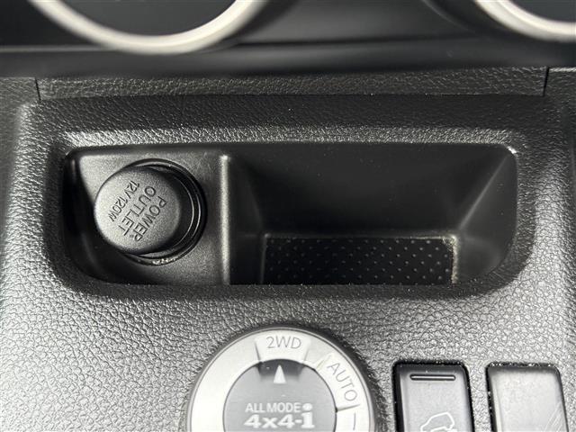 ご成約頂いたお車は全車保証付で納車後も安心！有料オプションで長期保証をお選びいただくことも可能です。