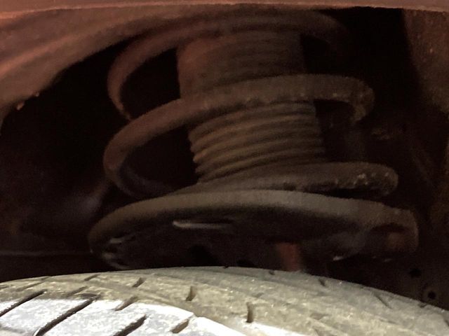 お車を安心してお乗りいただく為には、足回りの定期点検が欠かせません。サービスサポート（有償保証）では無料点検もご提供しており、安心のカーライフをお過ごしいただけるサポート体制が整っています。