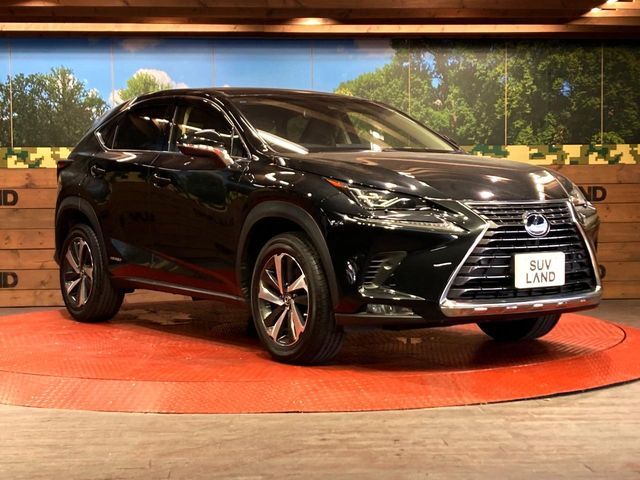 大好評のボディコーティング「弾スプラッシュコート」もご納車までに施工可能。通常のガラスコートと異なる、耐久年数6年の無機質ガラスコーティングが、ボディをキレイな状態に保ってくれます。