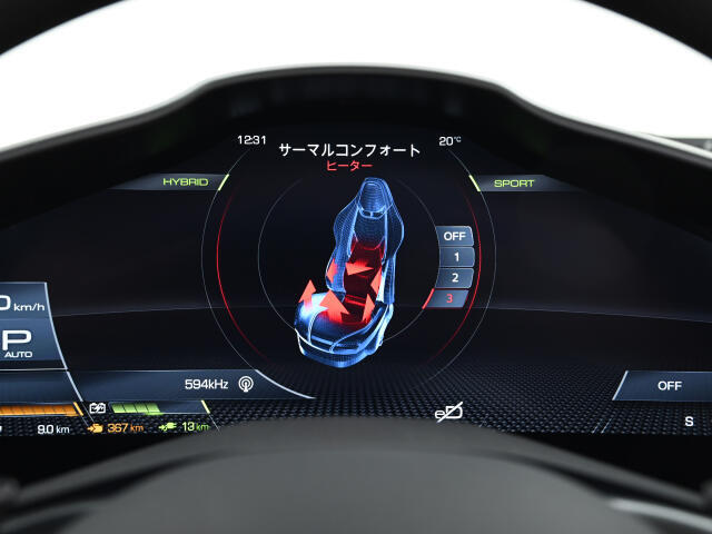ヒートシーター完備で寒い冬でも快適にドライビングを楽しめます。比較的短時間で暖かくなります。