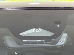 【トヨタセーフティセンス】走行中に前方の車両等を認識し、衝突しそうな時は警報とブレーキで衝突回避と被害軽減をアシスト。より安全にドライブをお楽しみいただけます。