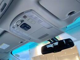 バックミラーの画像です。店舗にて現車の確認もいただけますので、お電話で在庫のご確認の上是非ご来店くださいませ！！！ワクワクするクルマ選びをご提案します！