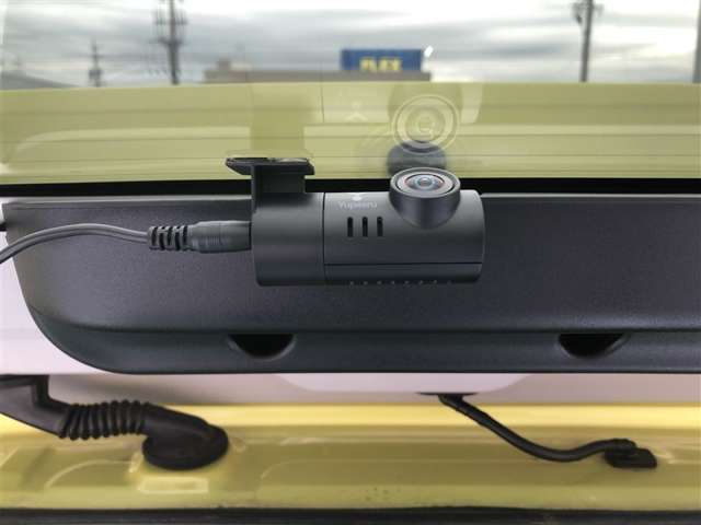 前後タイプのドラレコ装備です！！あおり運転などにも証拠を残せるため安心の装備です！
