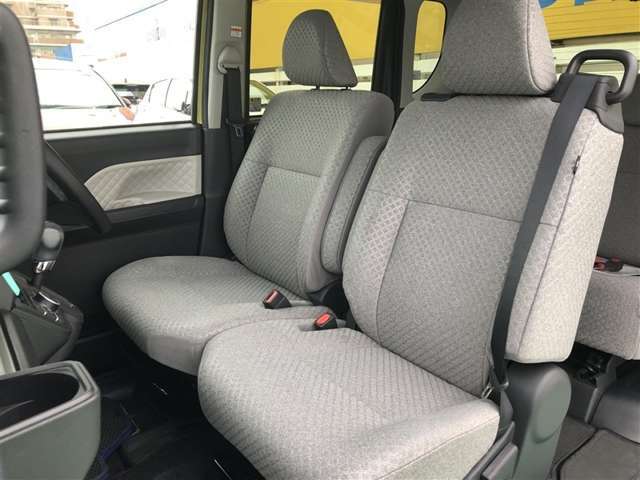 【運転席・助手席】です！実際お座りいただくのが分かりやすいと思いますので,ぜひお気軽にご来店ください♪状態もいいですよ☆