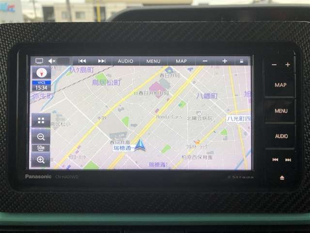 フルセグSDメモリーナビ装備。ドライブ・旅行の前日に地図を調べる必要はもうありません。朝、車に乗ってから行先を入力すれば目的地まで音声で案内してくれます