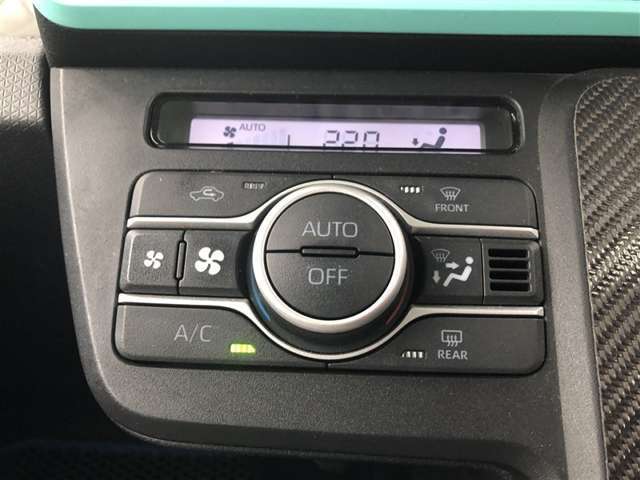 ★オートエアコン★お好みの温度に設定すれば、自動でその温度に調整してくれ、温度を維持してくれます。快適なドライブをするための重要な条件です。