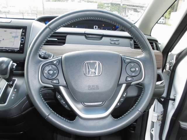 話題のHonda SENSING付きですので安心、安全ドライブが出来ます。