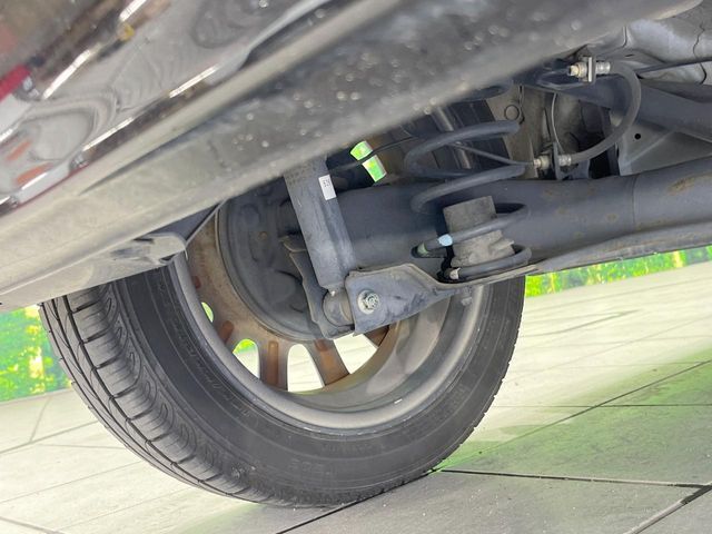お車を安心してお乗りいただく為には、足回りの定期点検が欠かせません。サービスサポート（有償保証）では無料点検もご提供しており、安心のカーライフをお過ごしいただけるサポート体制が整っています。