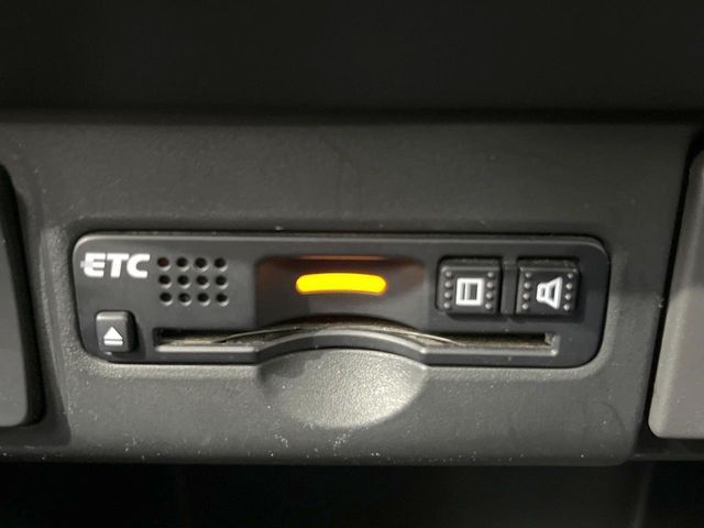 【ETC】高速道路の料金所をストレスなく通過！話題のスポットやサービスエリアに多い「スマートIC」利用時は必須のアイテムです。当店でセットアップを実施、ご納車当日からすぐにご利用いただけます！