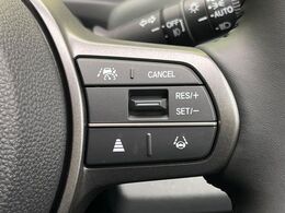 【アダプティブクルーズコントロール】高速道路での長距離走行が楽に！！自動で速度を保つクルーズコントロールが、衝突軽減システムと連携し、前方の車両を感知して車間を保つように速度調節してくれます！！