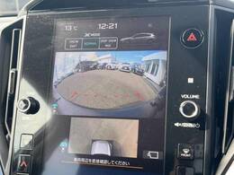【マルチテレインモニター】車のフロントやサイドのカメラ画像を同時にモニター表示することで、悪路や狭い道を走行時でも周囲の状況確認ができ安心！本格SUVにうれしい装備です♪