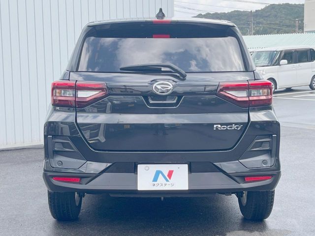 安心の最長10年・走行無制限保証（有償）をご用意。保証内容も充実はもちろん、無料点検＆オイル交換や、年中無休の全国・24時間ロードサービスも付帯されておりますのでご安心下さい。