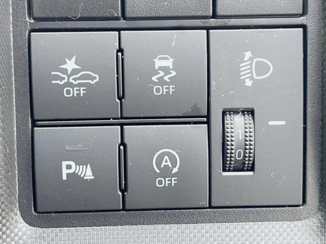 【クリアランスソナー】バンパーに付いたセンサーが障害物を検知！一定の距離に近づくとアラートで教えてくれます♪狭い駐車スペースや車庫入れ時も安心ですね☆