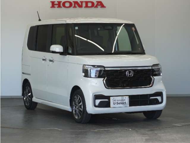 【オートハイビーム】街灯などがなくて暗い場合、見やすいように自動でハイビームに。先行車や対向車を検知すると、ロービームに切り替えます！