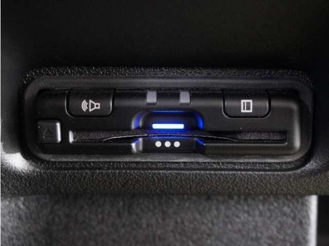 今や必需品の◆ETC車載器　装備車◆　有料道路を利用する際にスムースに通過でき、わずらわしい料金支払いから開放されます！