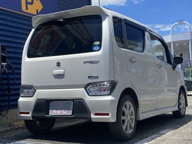 お客様の愛車を長くかわいがっていただけるように、さまざまな設備を揃えております。指定工場併設だからできる安心のアフターケア！一般整備・車検・修理・鈑金まで幅広く対応致します。