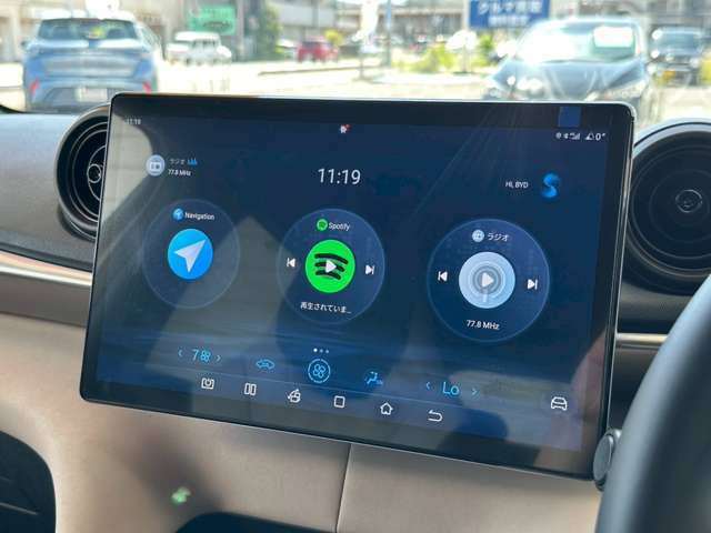 ナビゲーションも標準装備です！AppleCarPlay、androidautoにも対応しております！