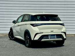 クオーターパネルには遊び心のある立体感のあるデザインが施されています！