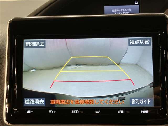 後方確認の必須アイテムバックモニターの画像です。今やなくてはならない方が多くいらっしゃいますが「安心してくださいついてますよ」
