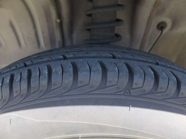 タイヤの溝はまだかなり残っております！