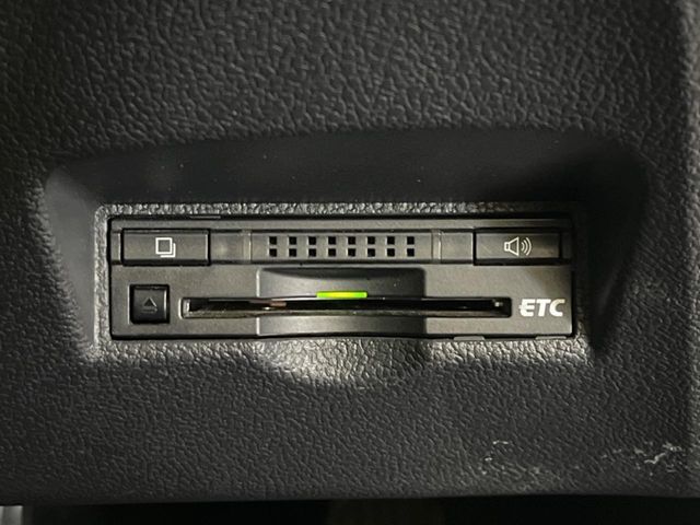 【ETC】高速道路の料金所をストレスなく通過！話題のスポットやサービスエリアに多い「スマートIC」利用時は必須のアイテムです。当店でセットアップを実施、ご納車当日からすぐにご利用いただけます！