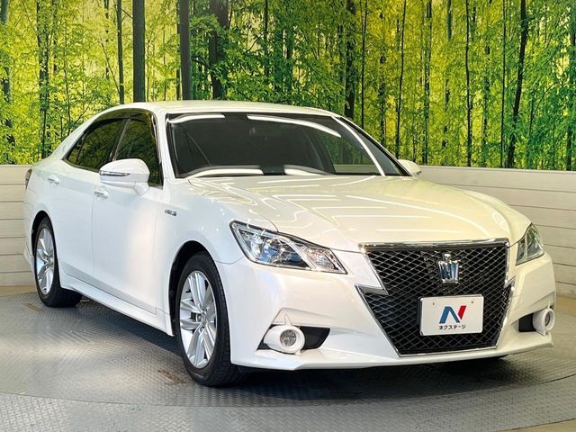 高透明度のガラス皮膜で撥水はもちろん、上質なツヤ・光沢を実現。紫外線や酸性雨から大切な愛車を保護し、色あせ・劣化を防止。「弾スプラッシュコート」、「弾プリミッサコート」からお選びいただけます。