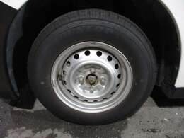 当社の整備はディーラー、認証工場と提携しております。走行テスト、点検、整備と各職人さんに当社が心を鬼にして良い状態に仕上げることに全力を尽くさせます！