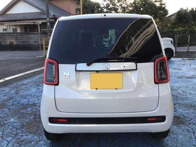 駐車も安心のリアカメラ付です