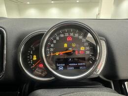 【スピードメーター】メーターがシンプルで見やすく運転しやすいですね！