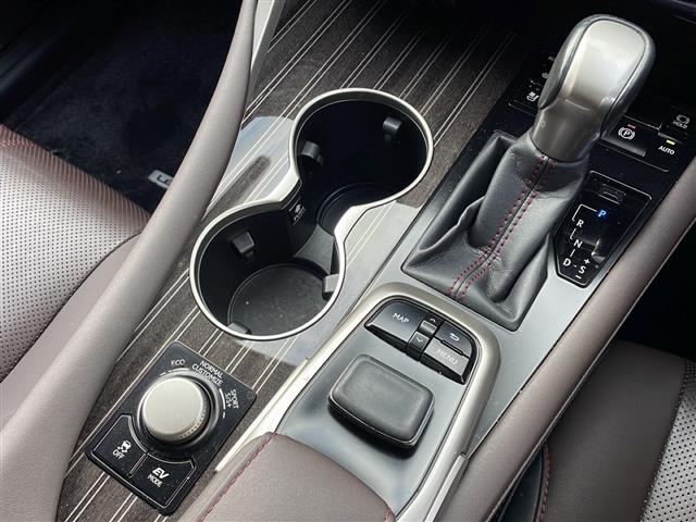 【ドリンクホルダー】長時間のドライブを快適に過ごすために、必須の車内アイテムですよね！