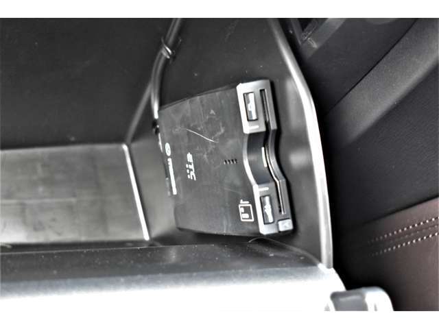 ETCも装備！高速道路の料金所もスイスイ通過◆◇ロングドライブの必需品です♪　高速道路では深夜などの割引もありお得です。