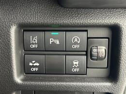 【デュアルカメラブレーキサポート】スズキの誇る安全装備が搭載されており、万一の危険回避を支援します！機能には限界があるためご注意ください。◆搭載機能例：衝突被害軽減装置/誤発進抑制/車線逸脱警報