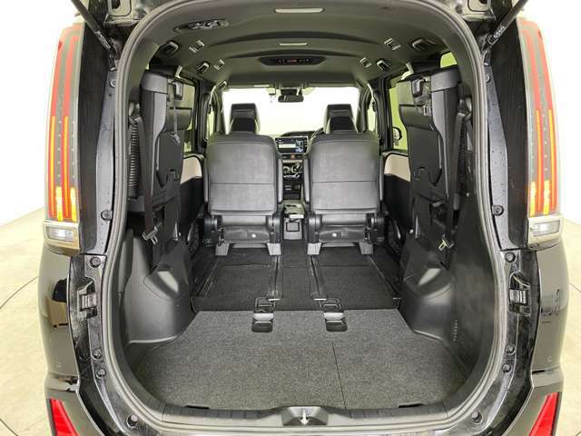 【シートアレンジ】乗せる人数、荷物によってシートをアレンジすれば、ダンボールなどの大きい荷物や、釣り具などの長尺物も載せられそうですね！