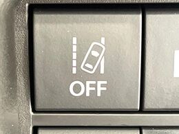 【車線逸脱警報】道路上の白（黄）線を認識し、意図せず走行中の車線からはみ出しそうになった時、メーター内の警告灯とブザーで注意喚起してくれる安心・安全機能です♪