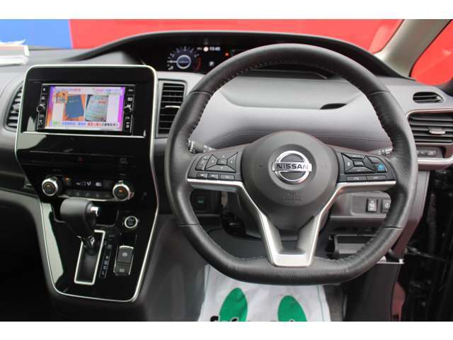 周囲が広く見わたせて運転しやすく室内も広々★